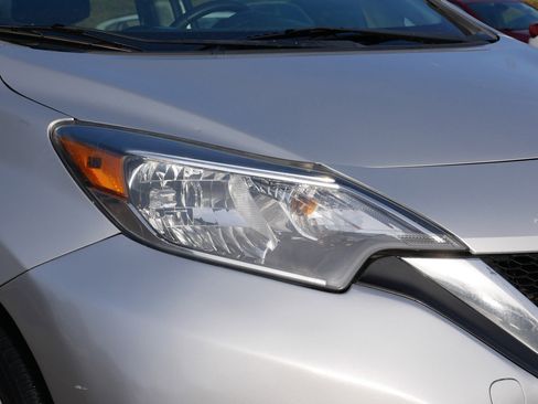 Used 2018 Nissan Versa Note SV image 16