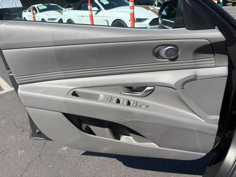 Used 2025 Hyundai Elantra SEL FWD image 18