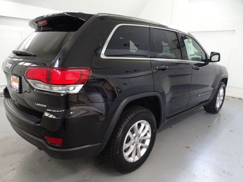 Certified 2022 Jeep Grand Cherokee Laredo X AWD/4WD image 22