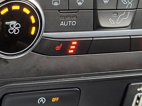 Used 2021 Ford EcoSport SE w/ SE Convenience Package image 27