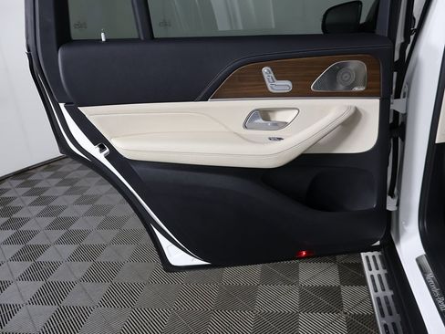 Used 2023 Mercedes-Benz GLS 450 4MATIC w/ AMG Line Exterior image 29