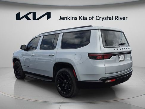 Used 2024 Jeep Wagoneer Series II AWD/4WD image 10