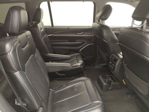 Used 2021 Jeep Grand Cherokee L Limited w/ Luxury Tech Group II AWD/4WD image 19