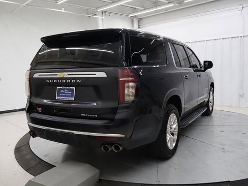 Used 2022 Chevrolet Suburban Premier image 4