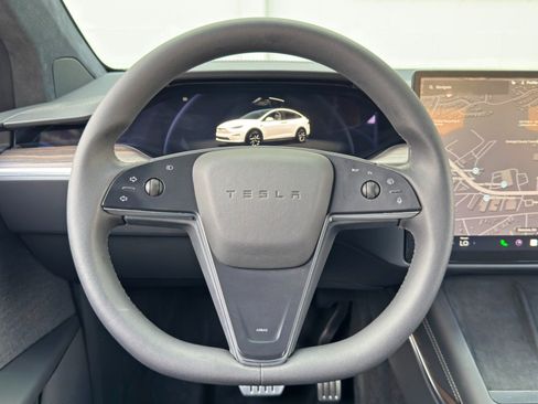Used 2022 Tesla Model X AWD/4WD image 18