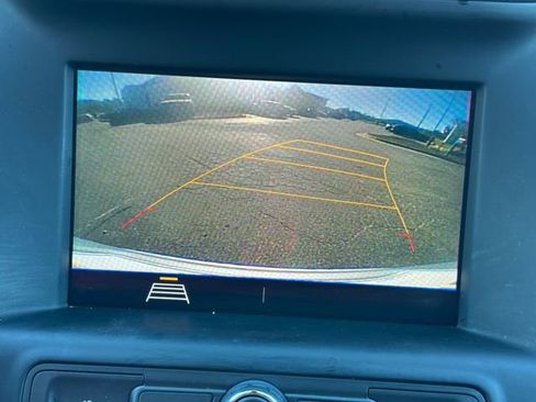 Used 2020 GMC Terrain SLE w/ Elevation Edition image 24