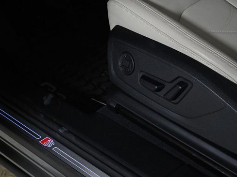 Certified 2024 Audi Q3 2.0T Premium Plus image 20