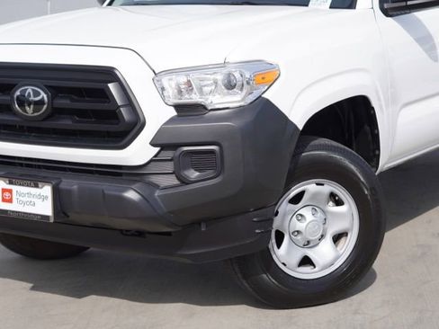 Used 2022 Toyota Tacoma SR image 5