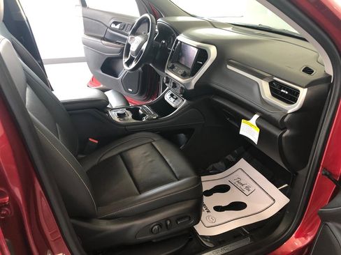 Used 2023 GMC Acadia SLT w/ Technology Package image 14