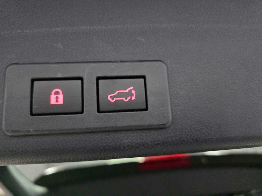 Used 2020 Subaru Ascent Limited w/ Technology Package AWD/4WD image 19