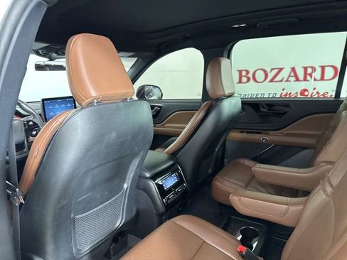 Certified 2023 Lincoln Aviator Reserve w/ Equipment Group 201A image 14