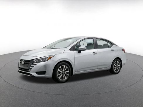 Used 2025 Nissan Versa SV FWD image 3