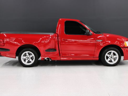 Used 1999 Ford F150 Lightning RWD image 20