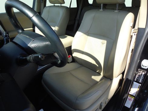 Used 2015 Toyota 4Runner Limited AWD/4WD image 26