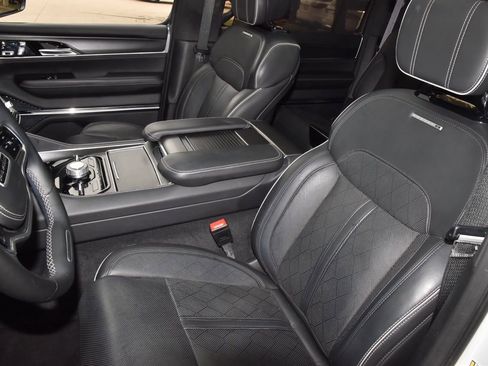 Used 2024 Jeep Grand Wagoneer Series II w/ Quick Order Packagew 28T AWD/4WD image 36