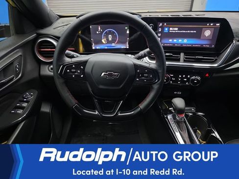 Used 2025 Chevrolet Trax RS w/ Sunroof Package FWD image 14