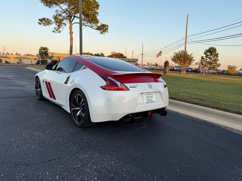 Used 2020 Nissan 370Z Coupe RWD image 14