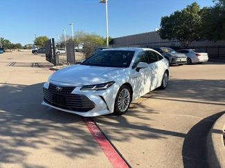 Used 2019 Toyota Avalon Limited w/ Advanced Safety Package FWD video 1