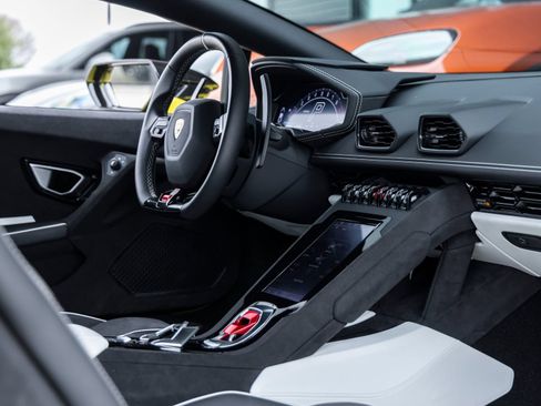 Used 2023 Lamborghini Huracan Tecnica RWD image 37