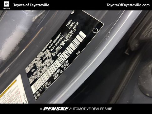 Certified 2025 Toyota 4Runner SR5 AWD/4WD image 34
