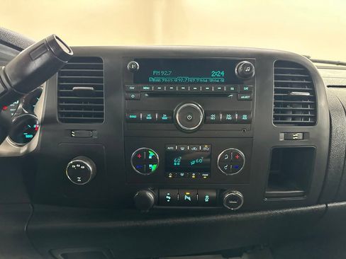 Used 2013 Chevrolet Silverado 2500 LT w/ Interior Plus Package AWD/4WD image 52