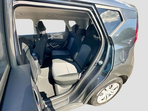 Used 2023 Kia Soul LX FWD image 22