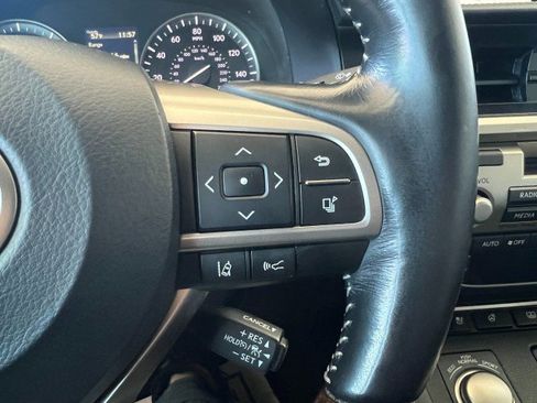 Used 2016 Lexus ES 350 w/ Luxury Package w/Wood Trim image 29