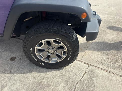 Used 2017 Jeep Wrangler Unlimited Sport w/ Connectivity Group image 19