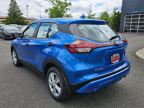 New 2025 Nissan Kicks Play S image 4