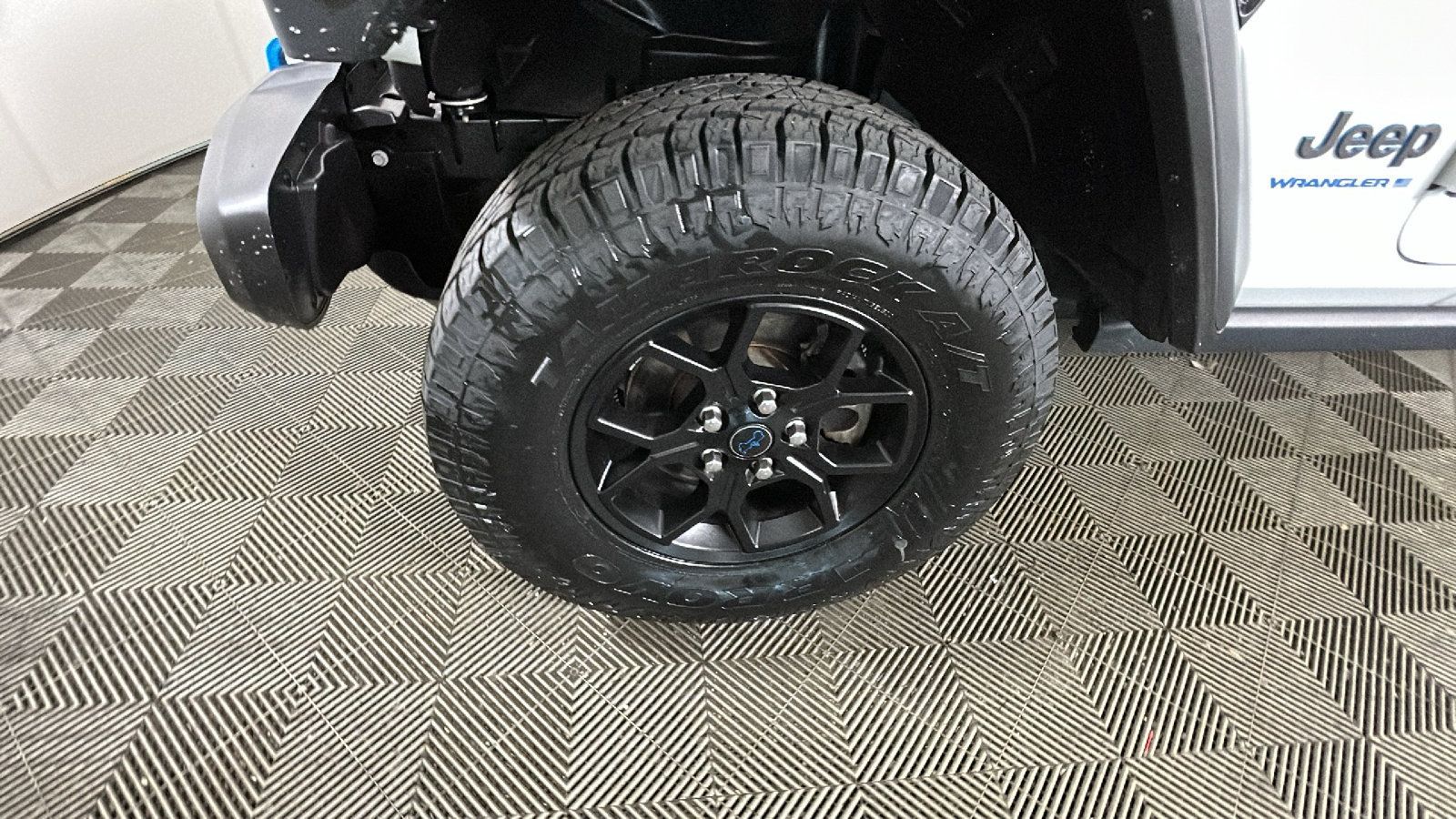 Used 2024 Jeep Wrangler Unlimited AWD/4WD image 10