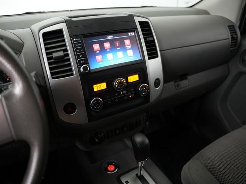 Used 2021 Nissan Frontier SV w/ Midnight Edition Floor Mats image 18