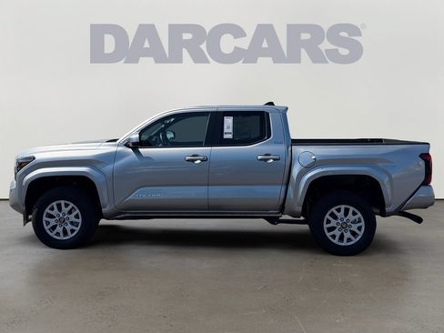Used 2026 Toyota Tacoma SR5 AWD/4WD image 4