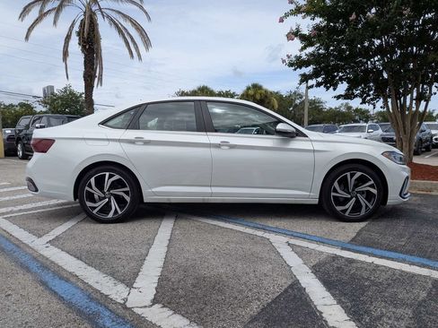 Certified 2026 Volkswagen Jetta SEL FWD image 8
