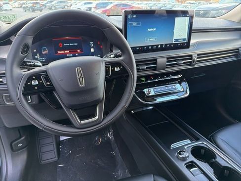 New 2026 Lincoln Corsair Premiere image 9