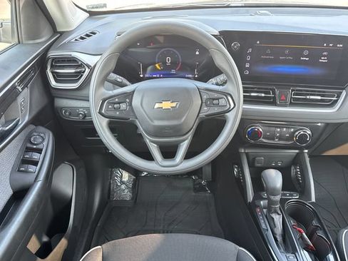 Used 2026 Chevrolet TrailBlazer LT AWD/4WD image 13
