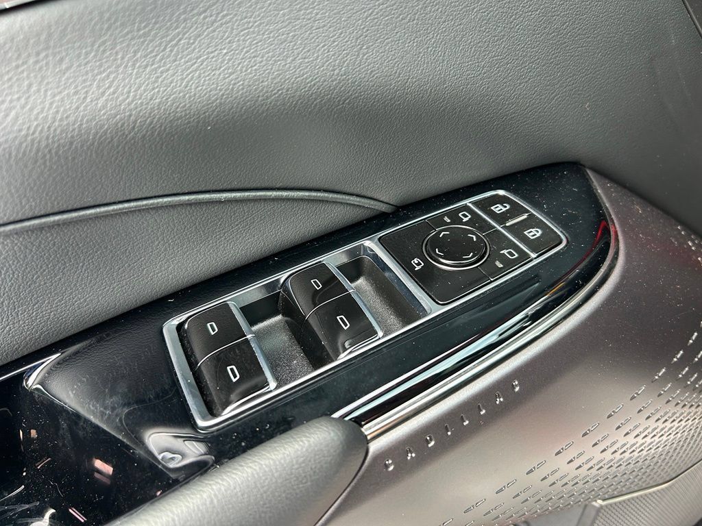 Used 2024 Cadillac Lyriq Sport AWD/4WD image 59