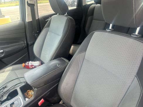 Used 2019 Ford Escape SE FWD image 9