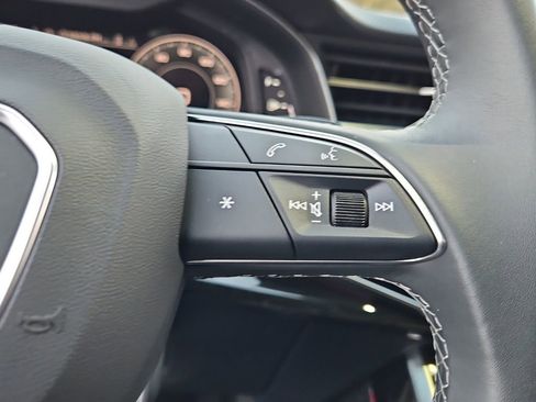 Certified 2025 Audi Q7 2.0T Premium w/ Convenience Plus Package image 28