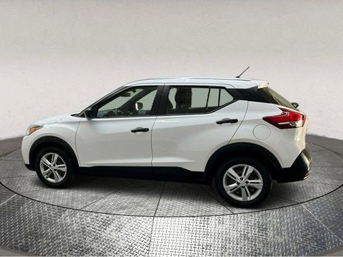 Used 2020 Nissan Kicks S image 4