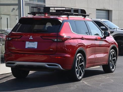 Used 2023 Mitsubishi Outlander AWD image 8