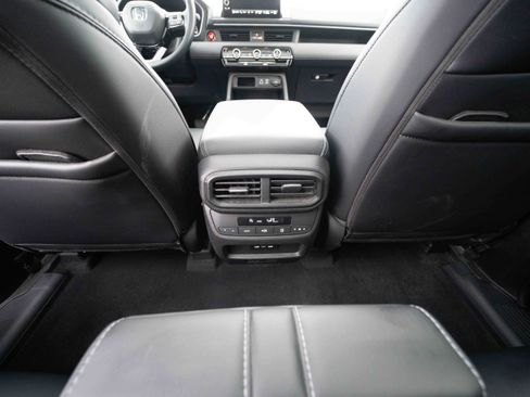Used 2024 Honda Pilot Touring image 22