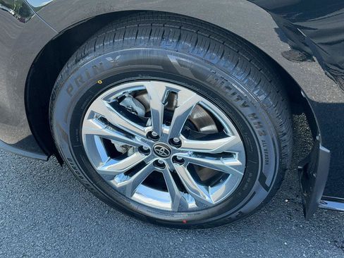 Certified 2023 Toyota Sienna Platinum AWD/4WD image 16