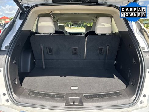 Used 2023 Buick Enclave Essence image 12