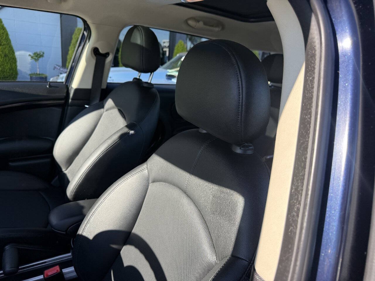 Used 2011 MINI Cooper Countryman FWD image 16