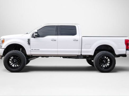 Used 2019 Ford F250 Platinum w/ Platinum Ultimate Package AWD/4WD image 8