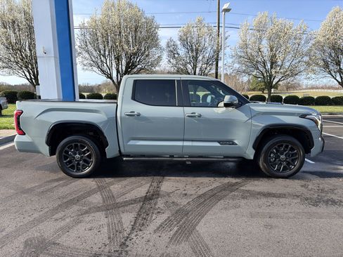 Used 2024 Toyota Tundra Platinum image 11