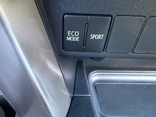 Used 2018 Toyota RAV4 XLE w/ Plus Extra Value Package AWD/4WD image 26