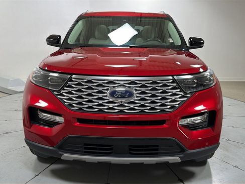 Used 2020 Ford Explorer Platinum w/ Premium Technology Package image 2