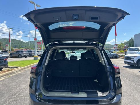 Certified 2025 Nissan Rogue SV AWD/4WD image 9