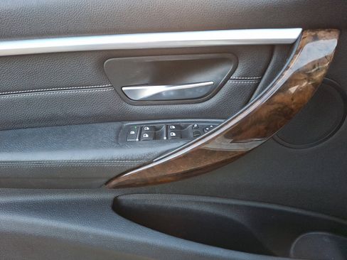 Used 2016 BMW 328i xDrive Sedan AWD/4WD image 12